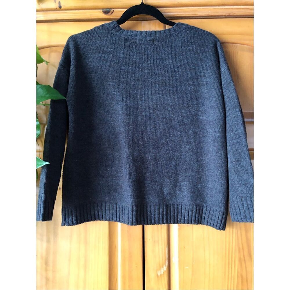 Ultra Flirt women’s Gray sweater, floral embroidery Size S - Picture 4 of 8
